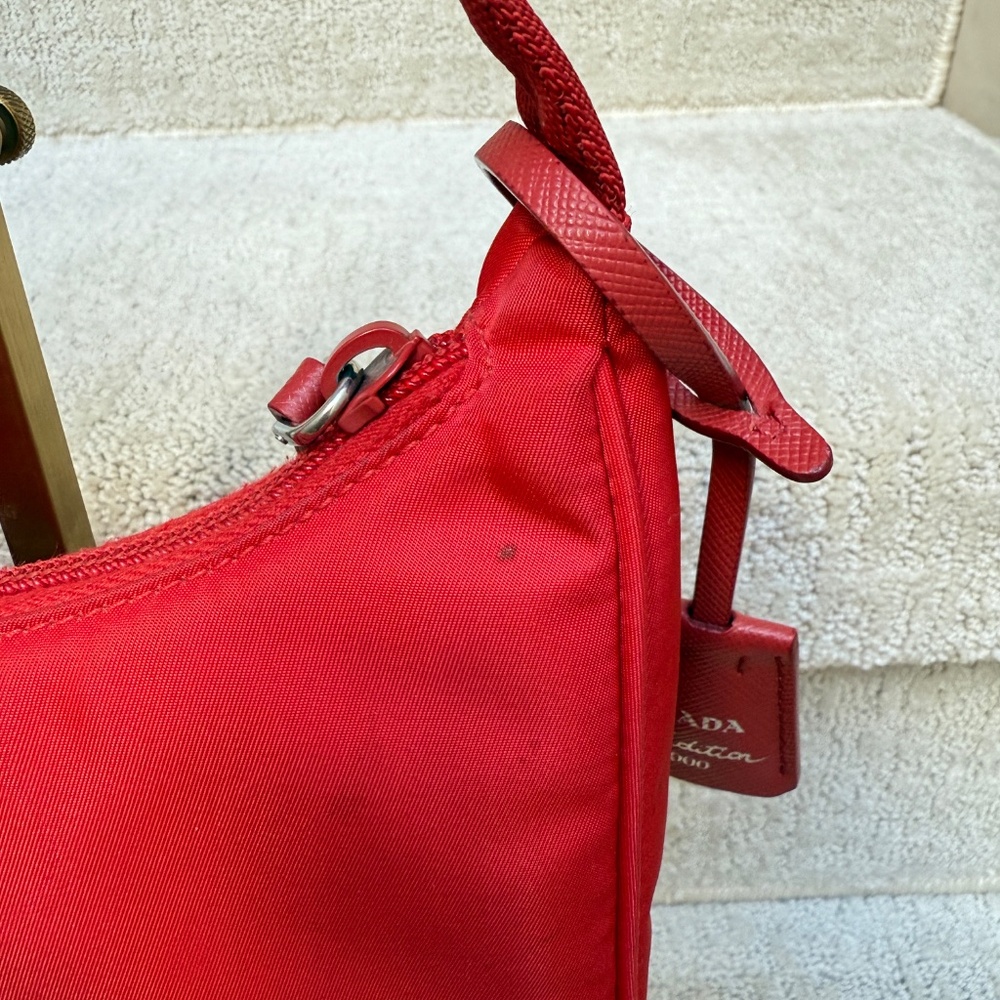 Nylon Re edition Shoulder bag in Red Nylon - Picture 5 of 16